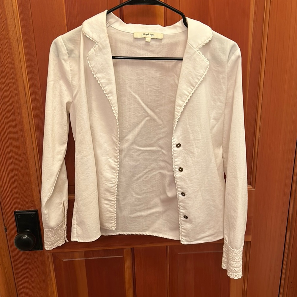 Simple retro white long sleeve blouse with embroidered cuffs